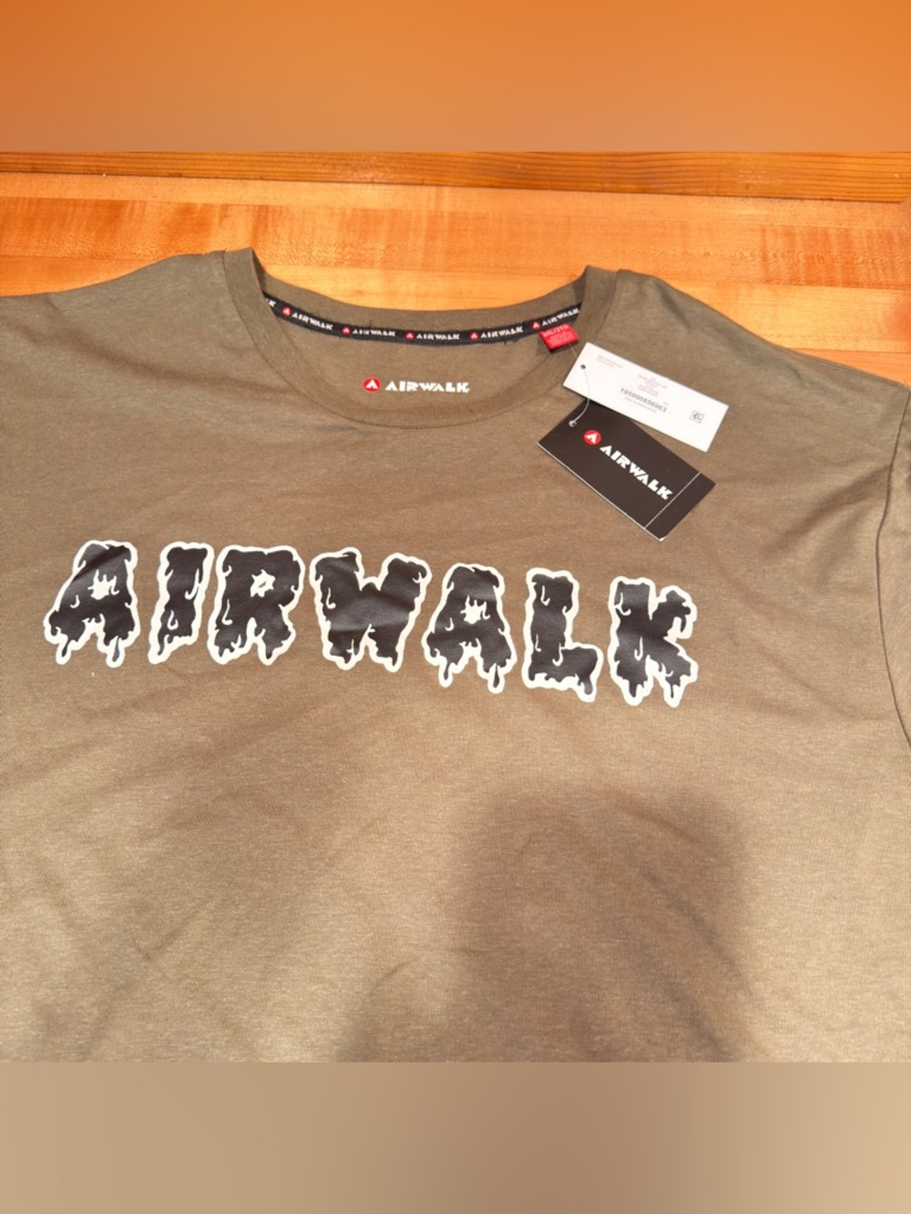 Airwalk Men's Olive Green Graphic Crewneck T-Shirt NWT